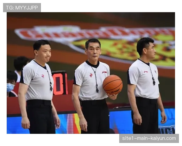 犯规次数增长23%引热议 裁判尺度调整影响比赛节奏 犯规次数增长23%引热议 裁判尺度调整影响比赛节奏