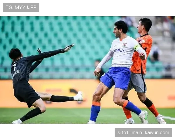 徐州队全场21次抢断数据，窒息式高压逼抢切断泰州队进攻组织